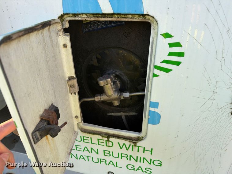 image for item FG3051 2016 Freightliner Cascadia semi truck