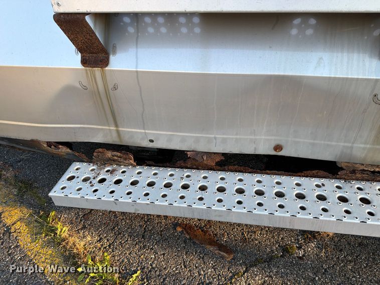 image for item FG3051 2016 Freightliner Cascadia semi truck