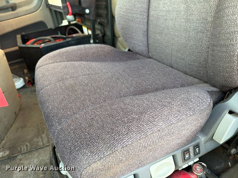 image for item FG3051 2016 Freightliner Cascadia semi truck