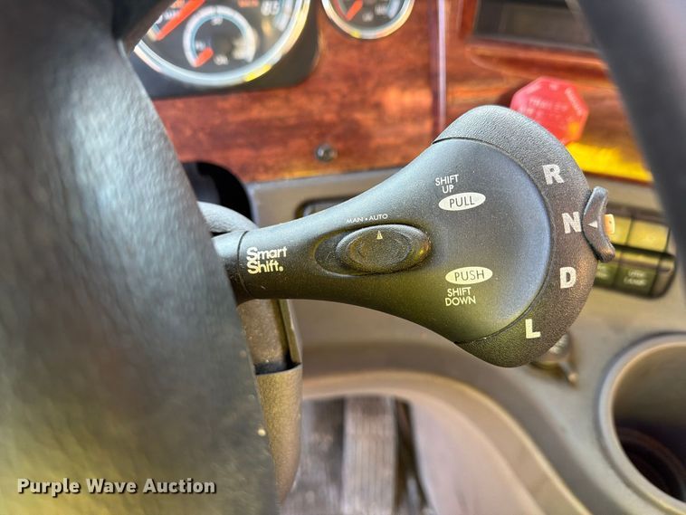 image for item FG3051 2016 Freightliner Cascadia semi truck