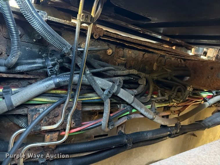 image for item FG3051 2016 Freightliner Cascadia semi truck