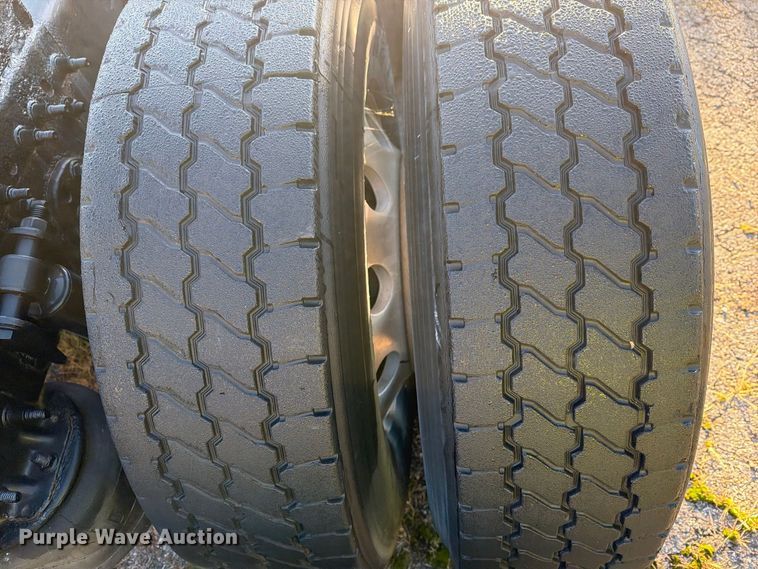 image for item FG3051 2016 Freightliner Cascadia semi truck