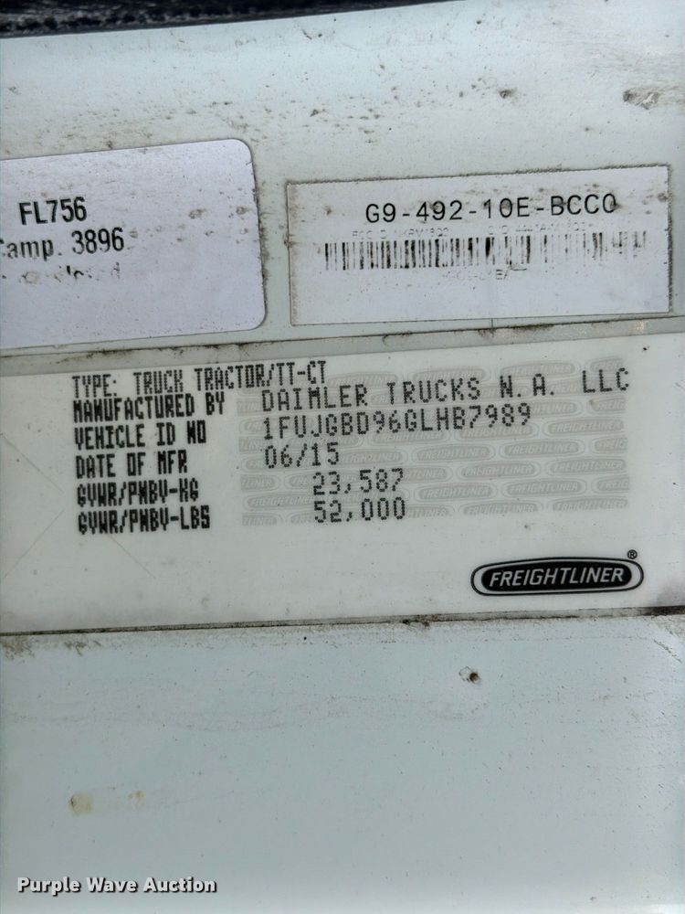 image for item FG3051 2016 Freightliner Cascadia semi truck