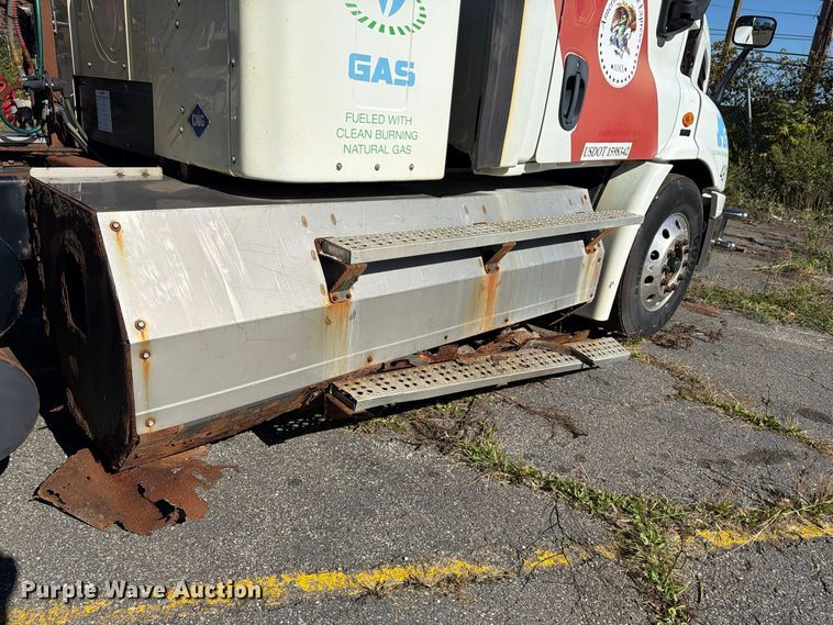 image for item FG3052 2016 Freightliner Cascadia semi truck