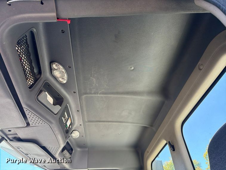 image for item FG3052 2016 Freightliner Cascadia semi truck
