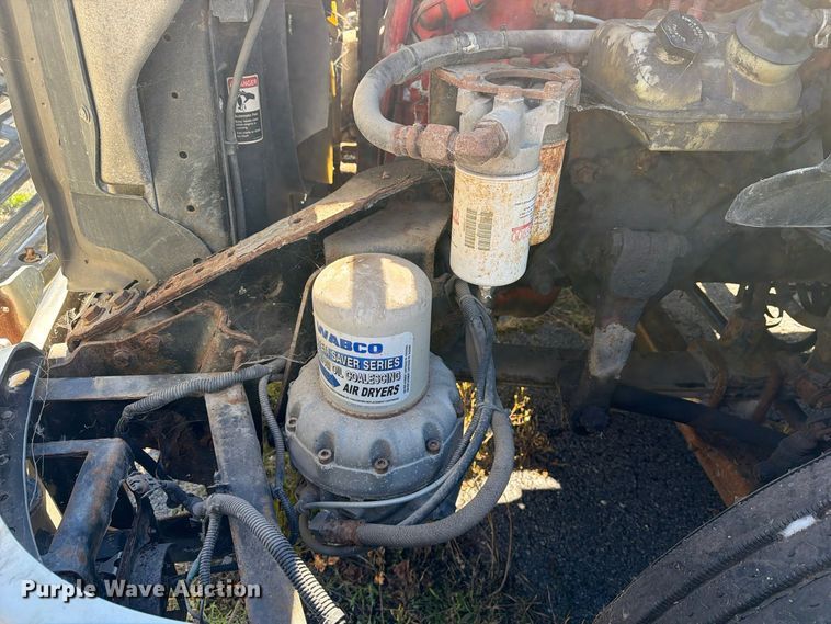 image for item FG3052 2016 Freightliner Cascadia semi truck