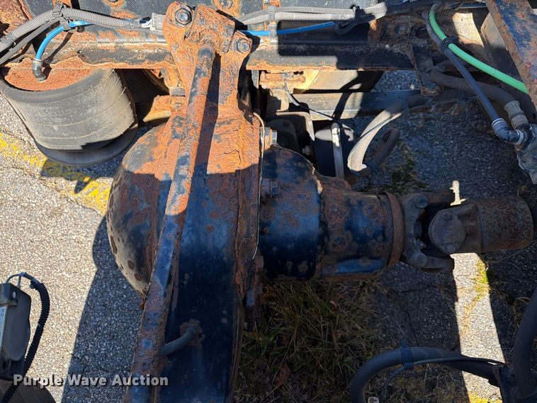 image for item FG3052 2016 Freightliner Cascadia semi truck