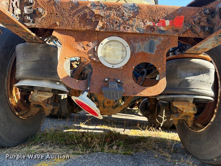 image for item FG3052 2016 Freightliner Cascadia semi truck