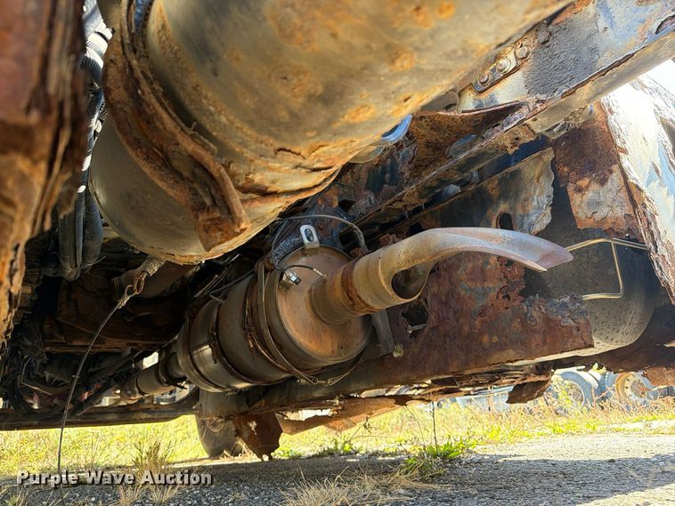 image for item FG3052 2016 Freightliner Cascadia semi truck