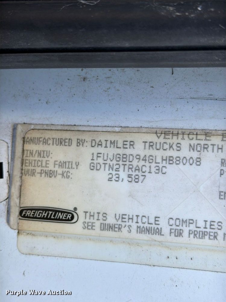 image for item FG3052 2016 Freightliner Cascadia semi truck