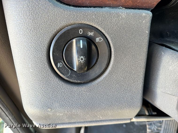 image for item FG3053 2016 Freightliner Cascadia semi truck