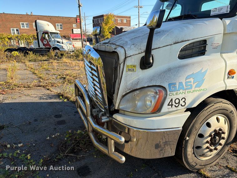image for item FG3054 2016 Freightliner Cascadia semi truck