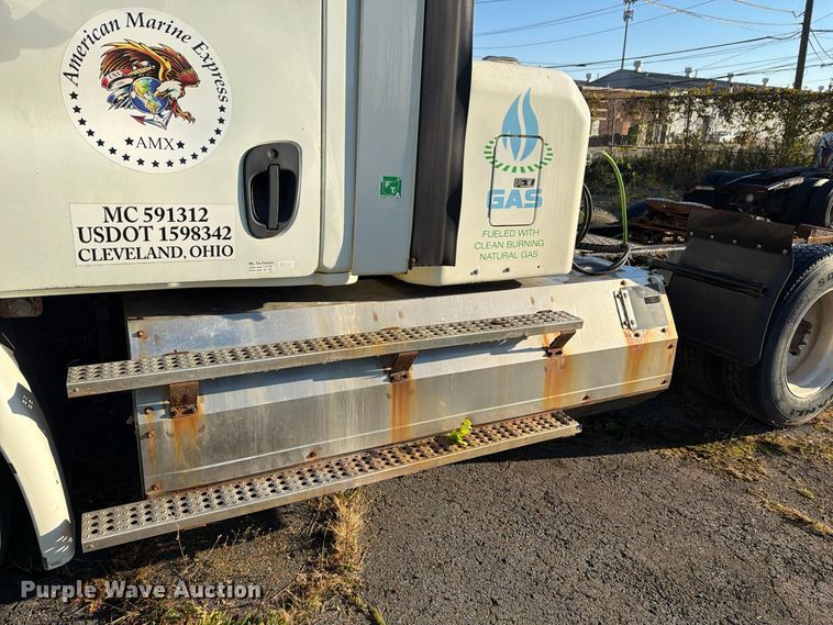 image for item FG3054 2016 Freightliner Cascadia semi truck