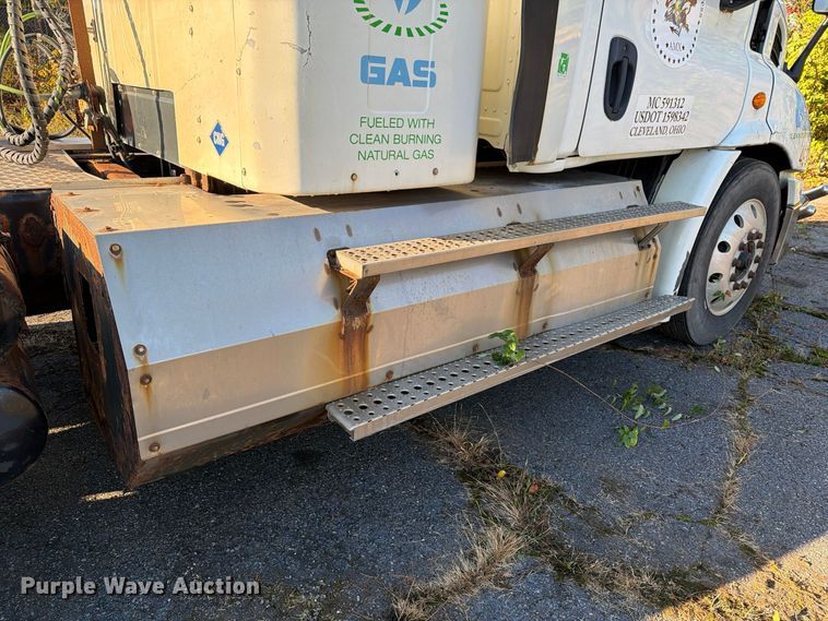 image for item FG3054 2016 Freightliner Cascadia semi truck