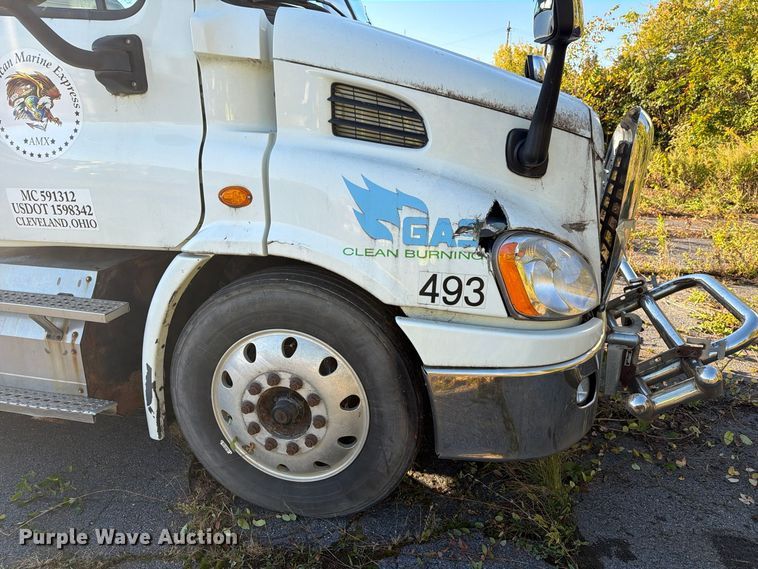 image for item FG3054 2016 Freightliner Cascadia semi truck