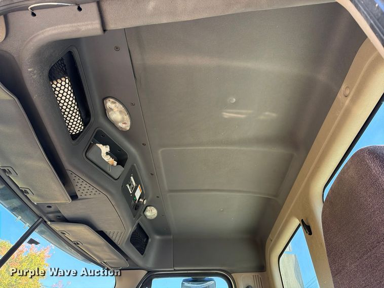 image for item FG3054 2016 Freightliner Cascadia semi truck