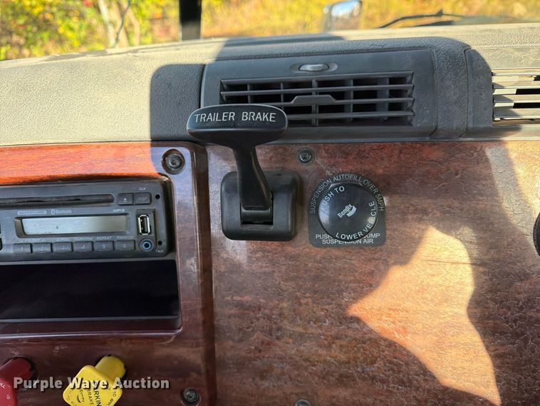 image for item FG3054 2016 Freightliner Cascadia semi truck