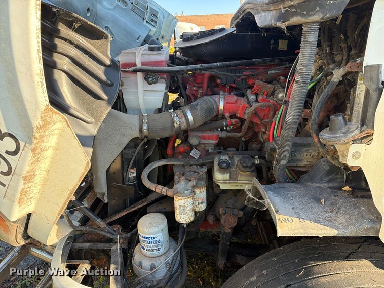 image for item FG3054 2016 Freightliner Cascadia semi truck