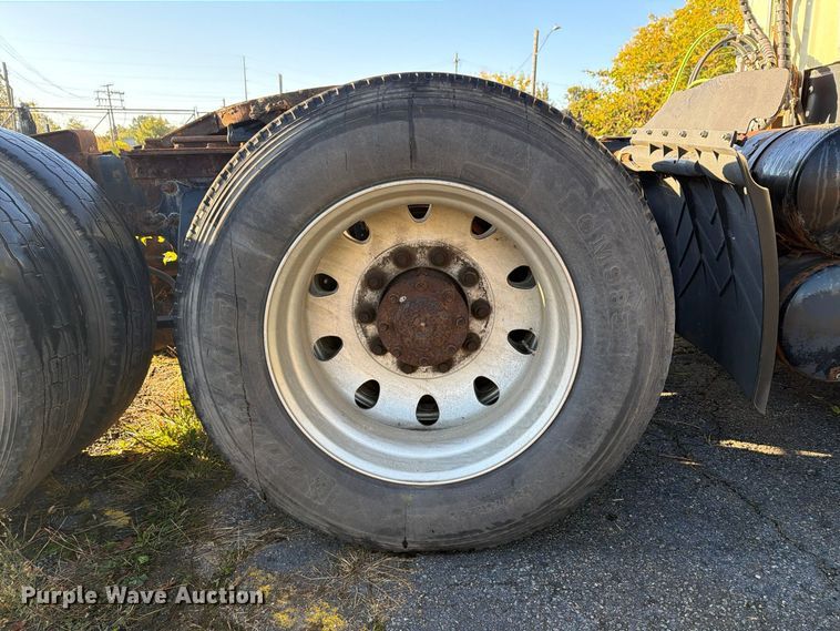 image for item FG3054 2016 Freightliner Cascadia semi truck