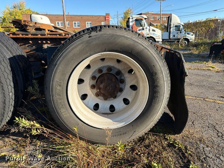 image for item FG3054 2016 Freightliner Cascadia semi truck