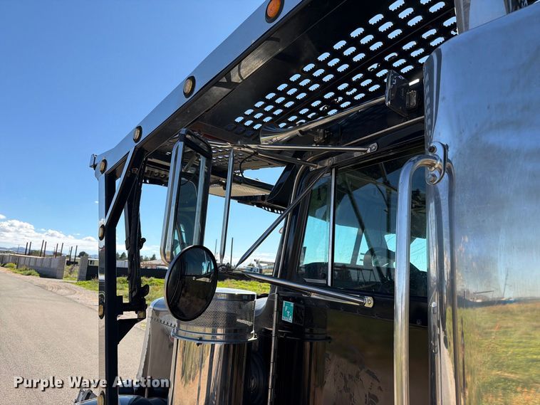 image for item FI2052 2003 Peterbilt 379 car carrier truck