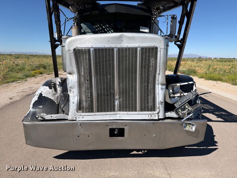 image for item FI2052 2003 Peterbilt 379 car carrier truck