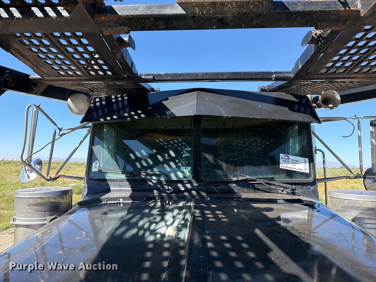 image for item FI2052 2003 Peterbilt 379 car carrier truck