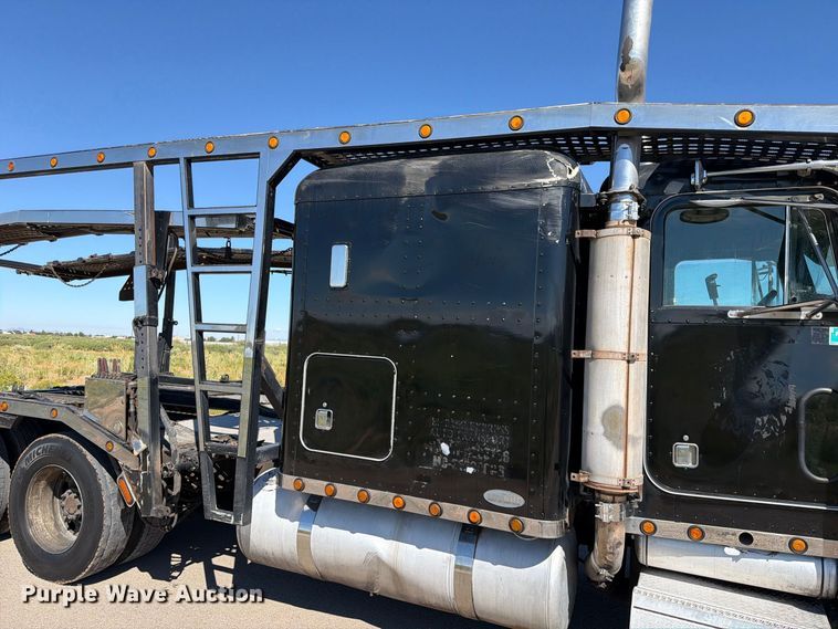 image for item FI2052 2003 Peterbilt 379 car carrier truck