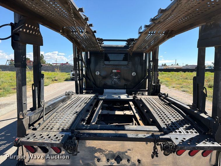 image for item FI2052 2003 Peterbilt 379 car carrier truck