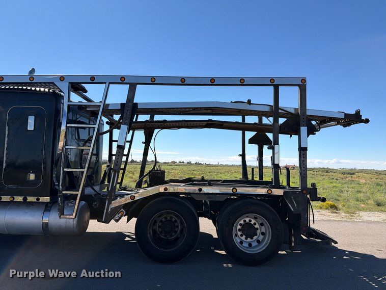 image for item FI2052 2003 Peterbilt 379 car carrier truck