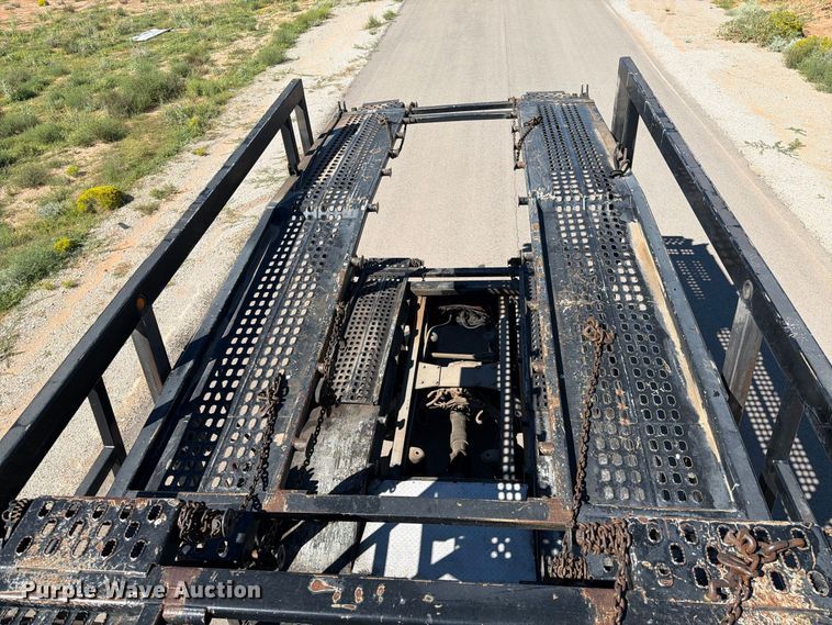 image for item FI2052 2003 Peterbilt 379 car carrier truck