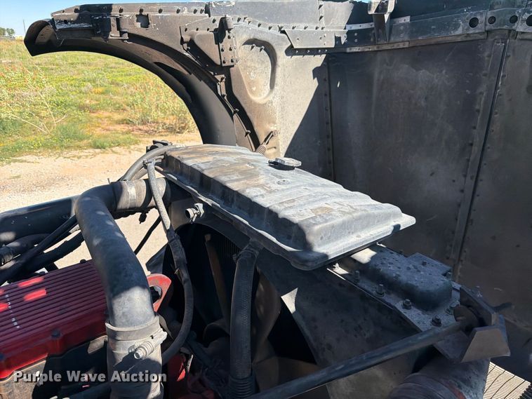 image for item FI2052 2003 Peterbilt 379 car carrier truck