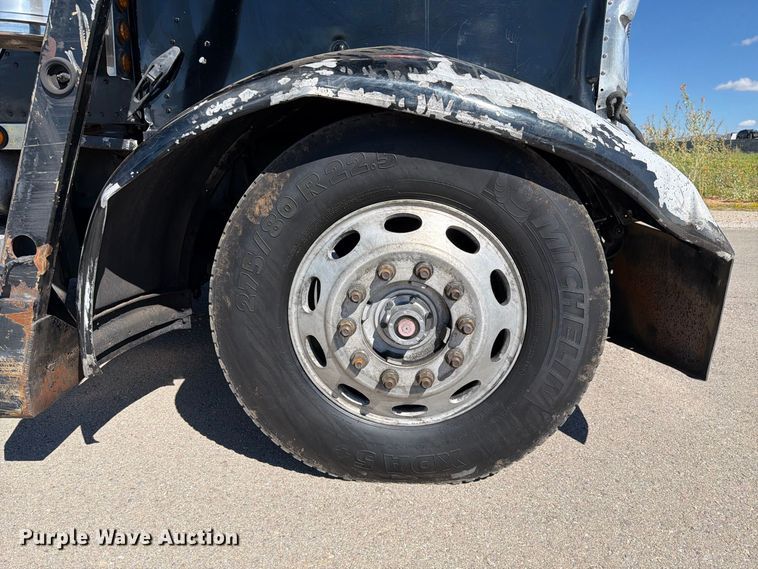 image for item FI2052 2003 Peterbilt 379 car carrier truck