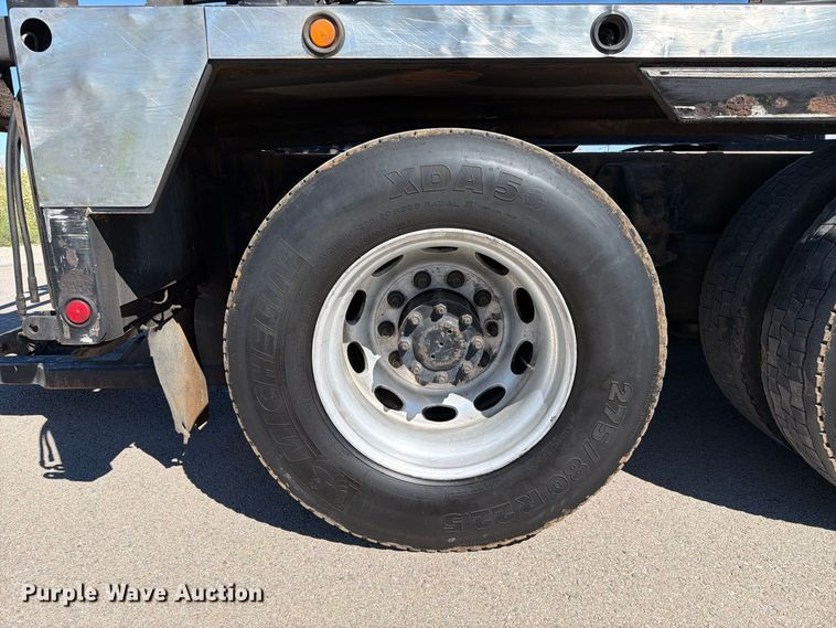 image for item FI2052 2003 Peterbilt 379 car carrier truck