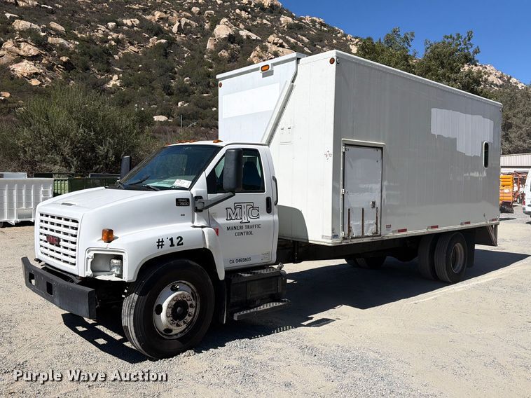 image for item FI2073 2005 GMC C7500 paper shredder truck