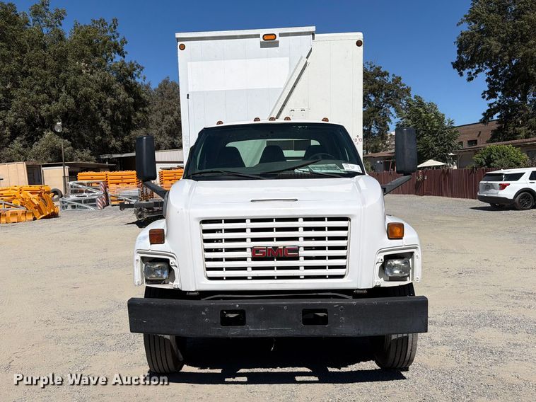 image for item FI2073 2005 GMC C7500 paper shredder truck