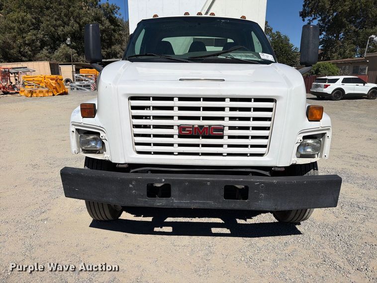 image for item FI2073 2005 GMC C7500 paper shredder truck