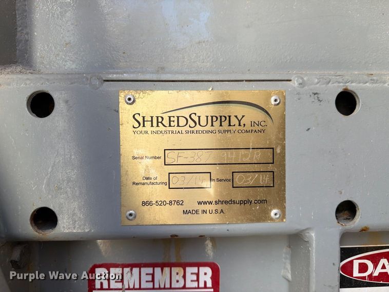 image for item FI2073 2005 GMC C7500 paper shredder truck