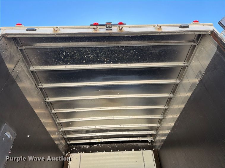 image for item FI2073 2005 GMC C7500 paper shredder truck