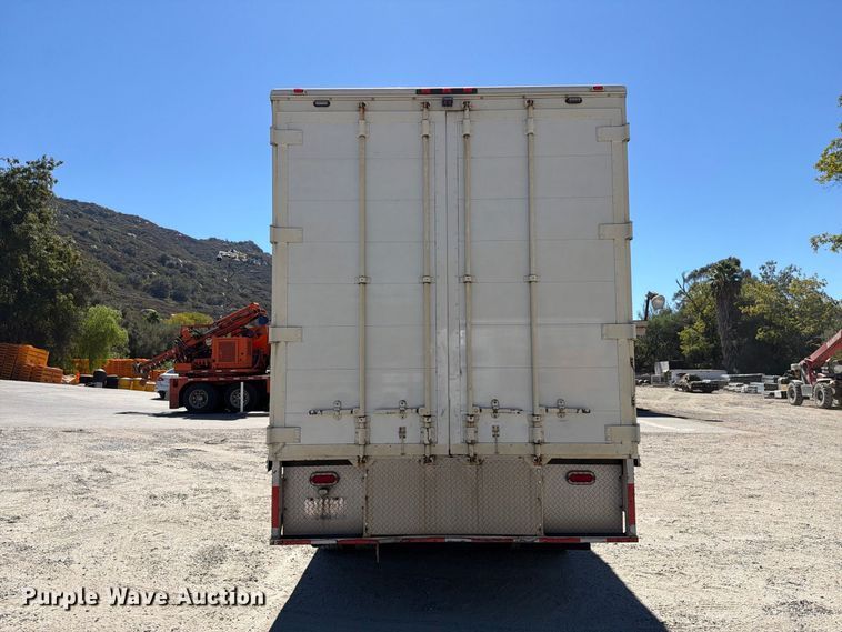 image for item FI2073 2005 GMC C7500 paper shredder truck
