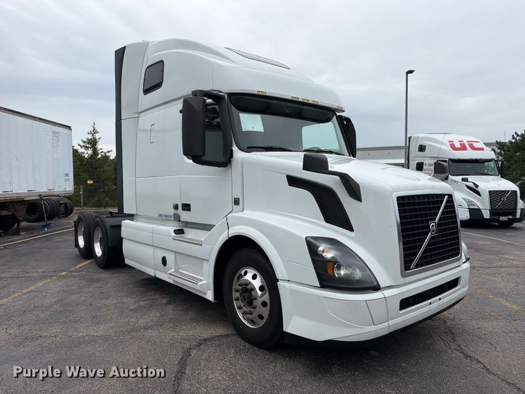 image for item FJ2017 2017 Volvo VNL semi truck
