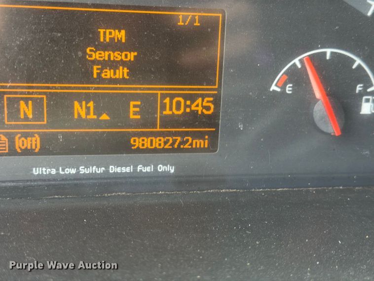 image for item FJ2017 2017 Volvo VNL semi truck