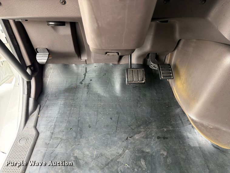 image for item FJ2017 2017 Volvo VNL semi truck