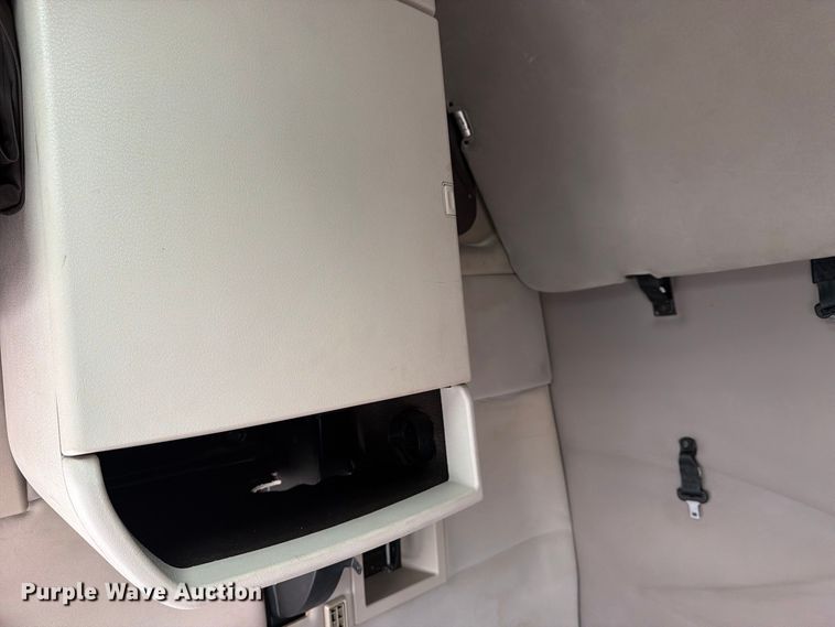 image for item FJ2017 2017 Volvo VNL semi truck