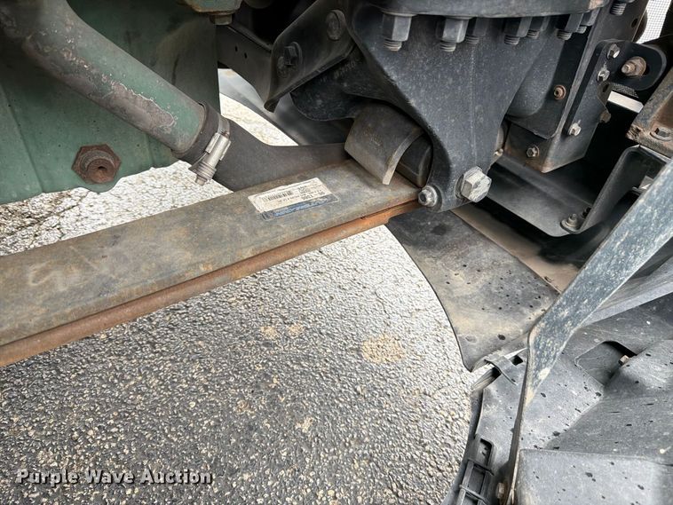 image for item FJ2017 2017 Volvo VNL semi truck