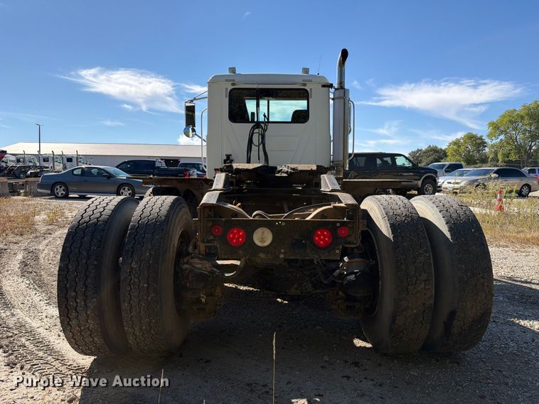 image for item FJ2018 2007 Mack CV713 semi truck