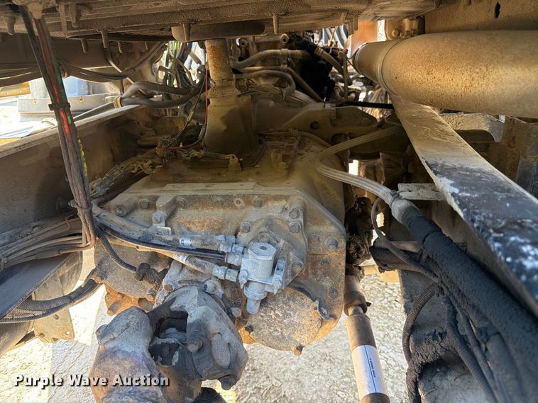 image for item FJ2018 2007 Mack CV713 semi truck