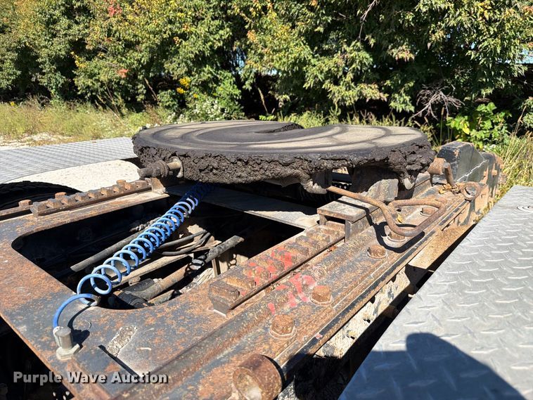 image for item FJ2018 2007 Mack CV713 semi truck