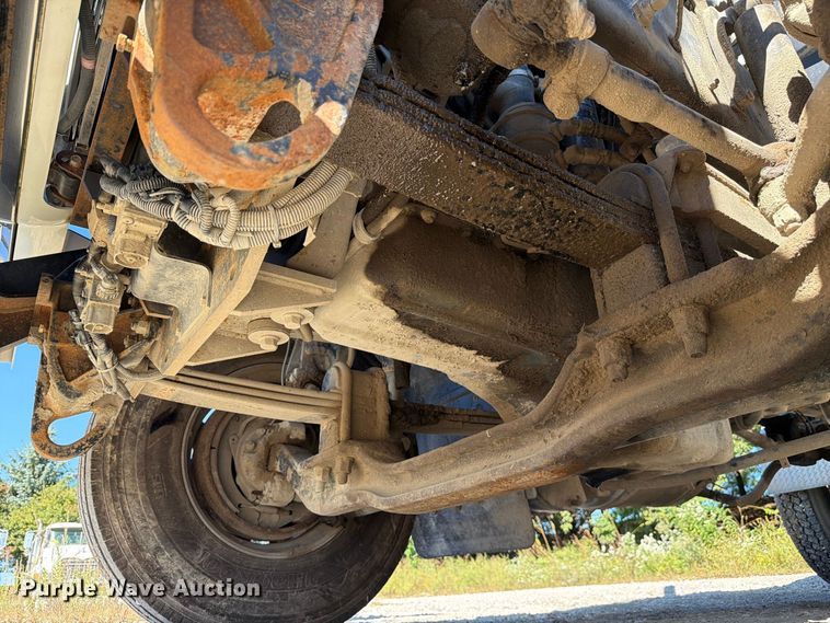 image for item FJ2018 2007 Mack CV713 semi truck