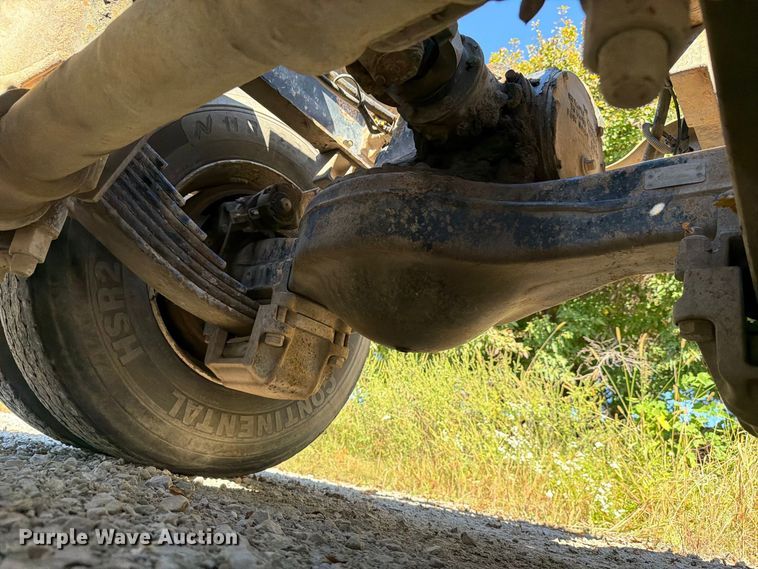 image for item FJ2018 2007 Mack CV713 semi truck